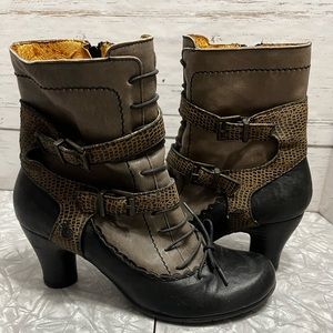 Gold Button mid size boots